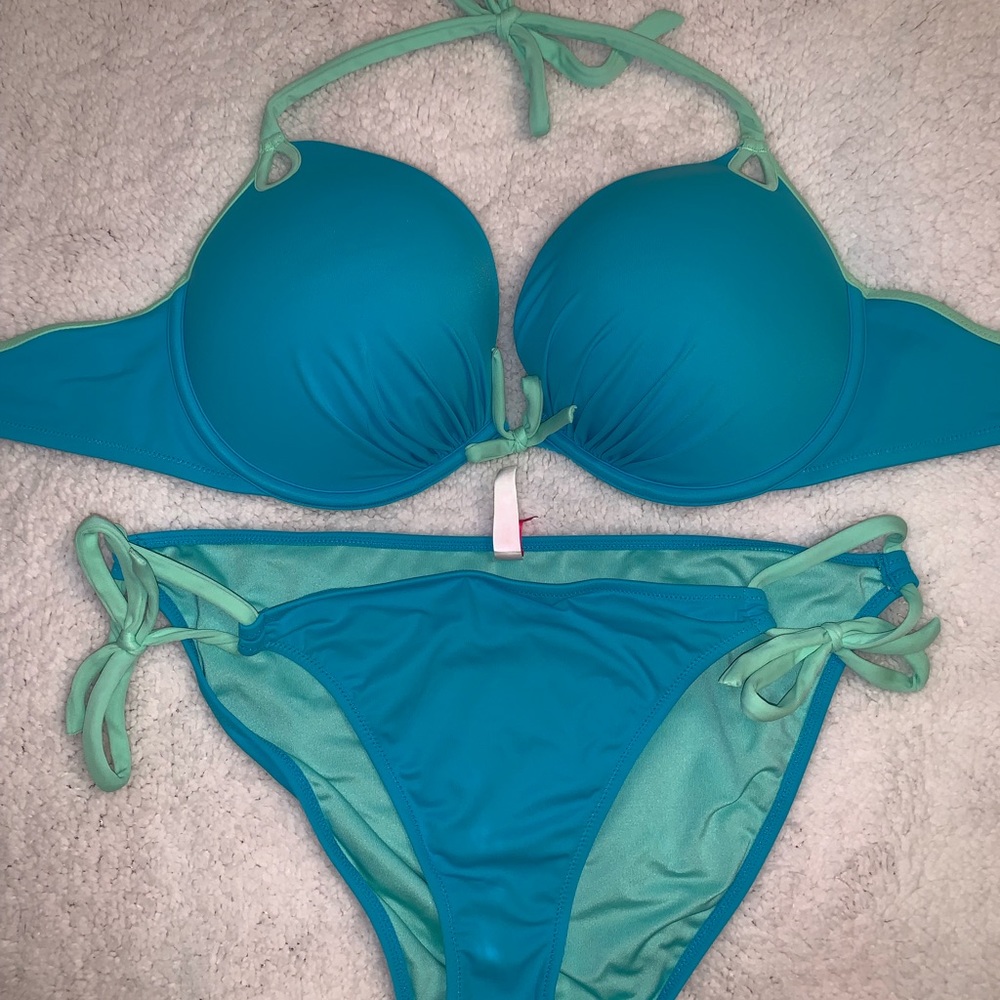 Victoria’s Secret bikini 36DD